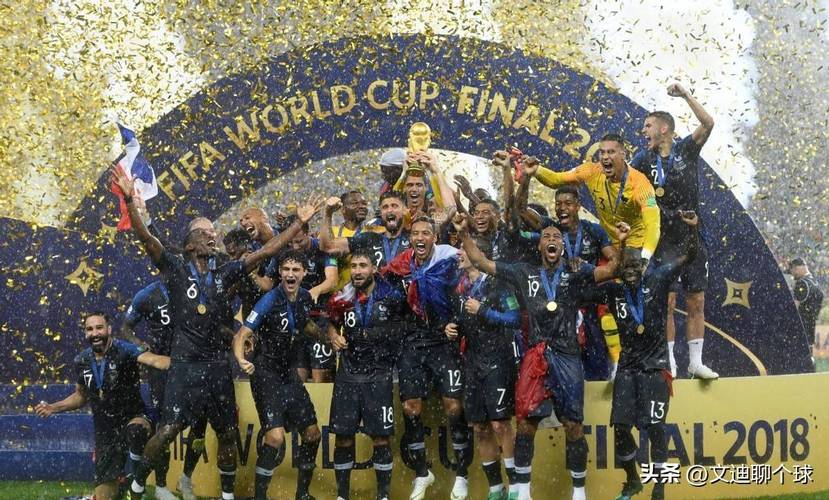 姆巴佩速度突破 防线全面告急（姆巴佩闪电突进 后防线告急）