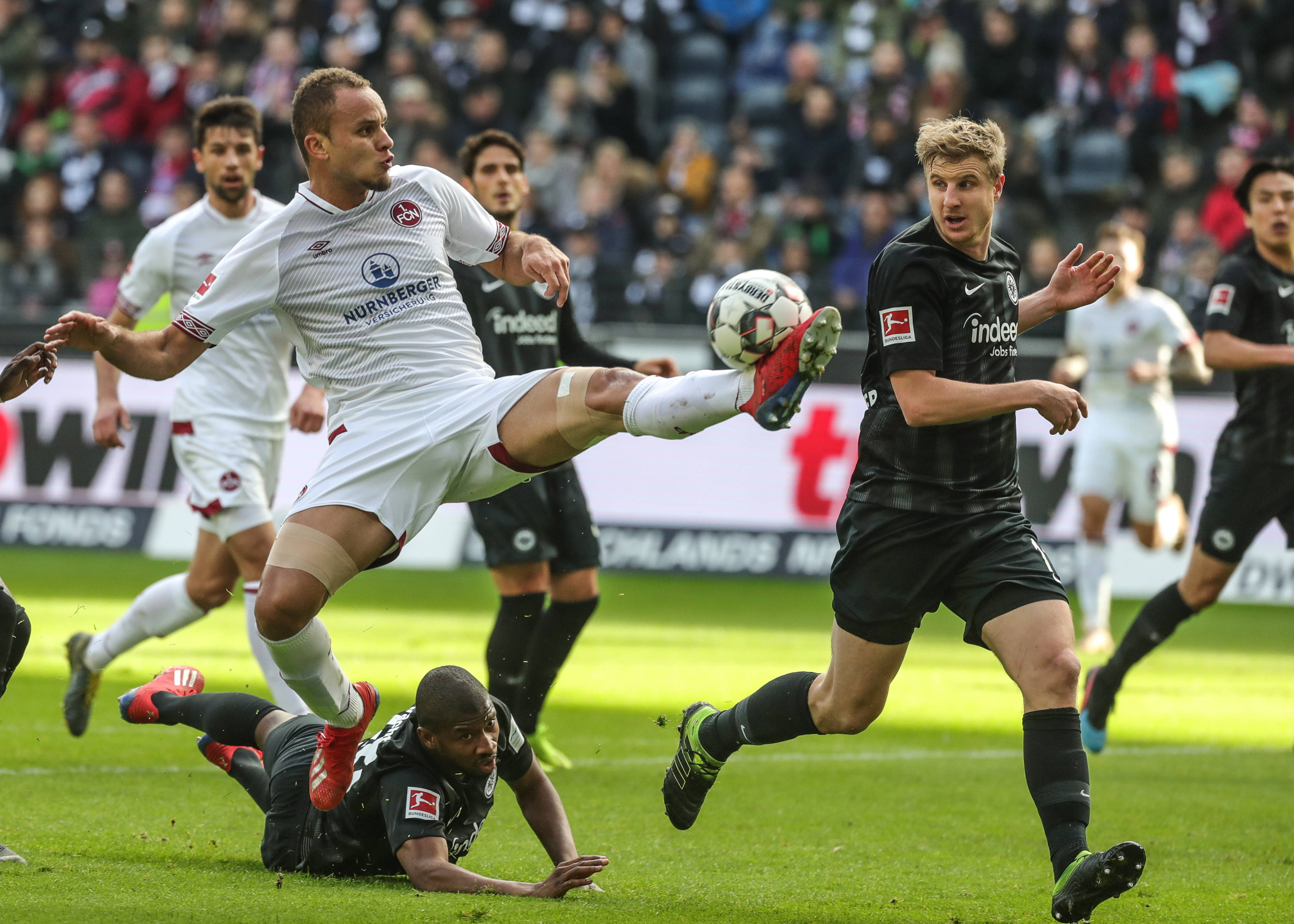 霍芬海姆vs奥格斯堡：曹法尔、奥利弗-鲍曼首发，法比安-里德、泽西格尔出战（霍芬海姆对阵奥格斯堡：曹法尔、奥利弗-鲍曼首发，法比安-里德、泽西格尔登场）