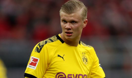 出席白宫晚宴后，C罗与美国防务部长合影（白宫晚宴后，C罗与美防长同框合影）