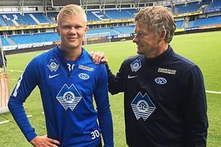 FIFA发布的世界杯赛程以美东时间计算，比北京时间慢12小时（FIFA世界杯赛程以美东时区为准，较北京时间晚12小时）