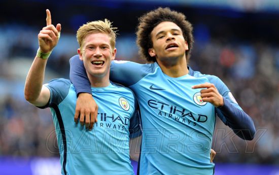 萨索洛前锋皮纳蒙蒂比赛时家中失窃，事发时孩子和保姆在家里（萨索洛前锋皮纳蒙蒂比赛期间家中被盗，孩子和保姆在屋内）