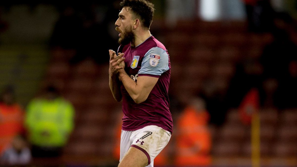 图片报：勒沃库森遭遇多次意外事件，到达曼市时已延误数小时（图片报：勒沃库森旅途中屡遇意外，抵达曼市已晚点数小时）