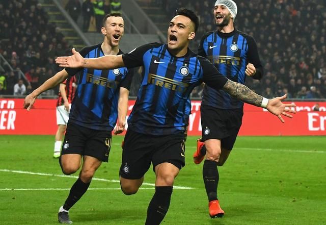 施洛特贝克：当灯光亮起、多特的主场沸腾时，我们很难被击败（施洛特贝克：灯光亮起、多特主场沸腾之时，对手很难战胜我们）