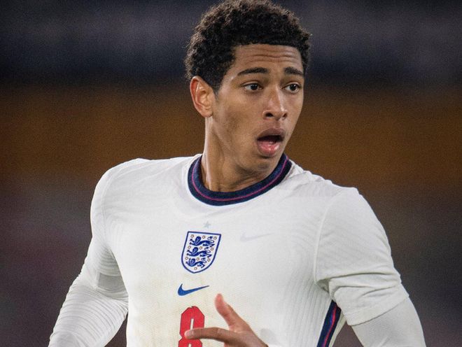 狂砍24+14+13，他疯狂爆发，再创历史神迹，谁说他没实力了？（砍下24+14+13，状态全面引爆，再刷历史纪录，还敢说他不行吗？）