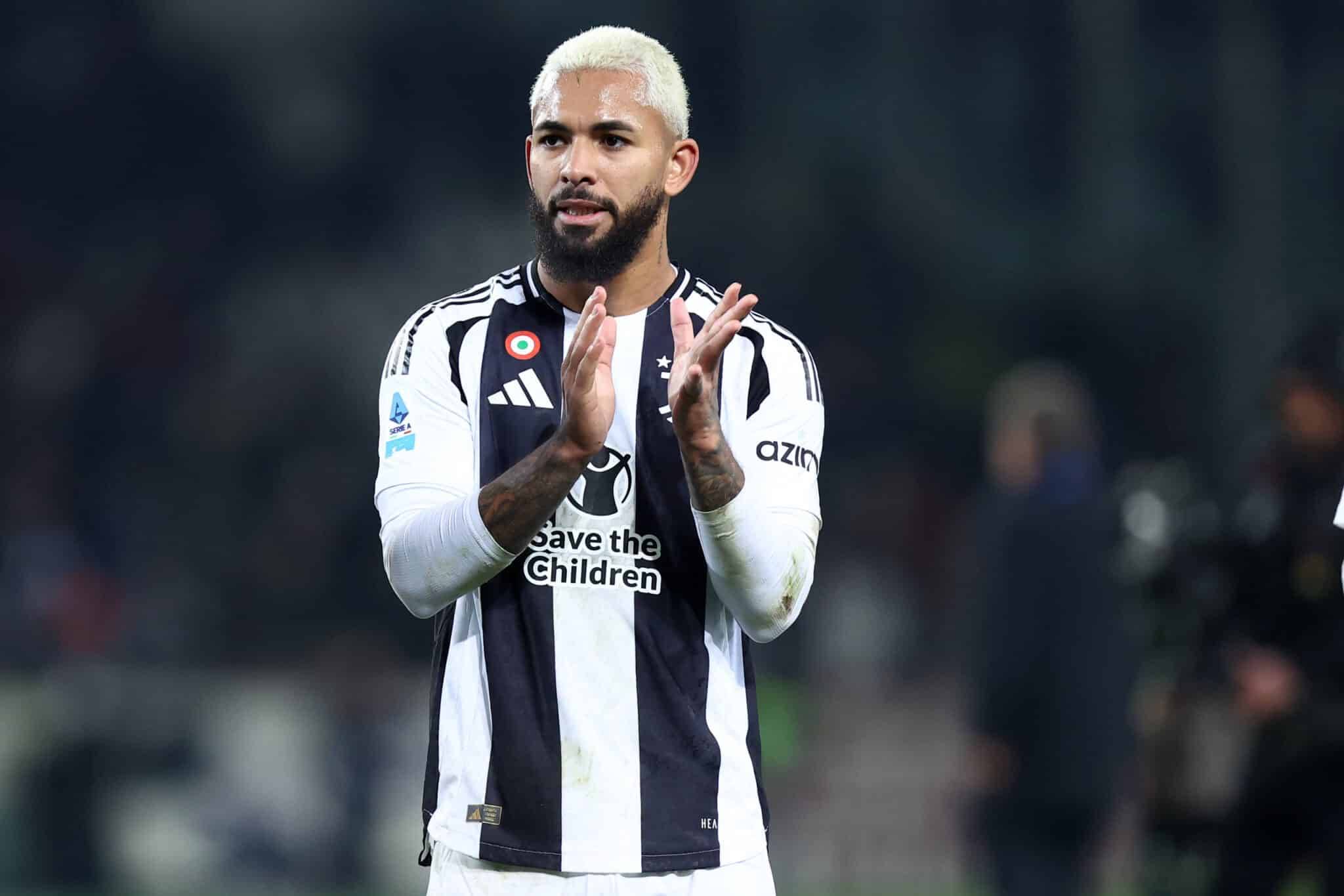 巴萨官方：受大雾影响，球队客战贝蒂斯的航班延误一小时（巴萨官宣：大雾致球队赴客战贝蒂斯航班延误一小时）