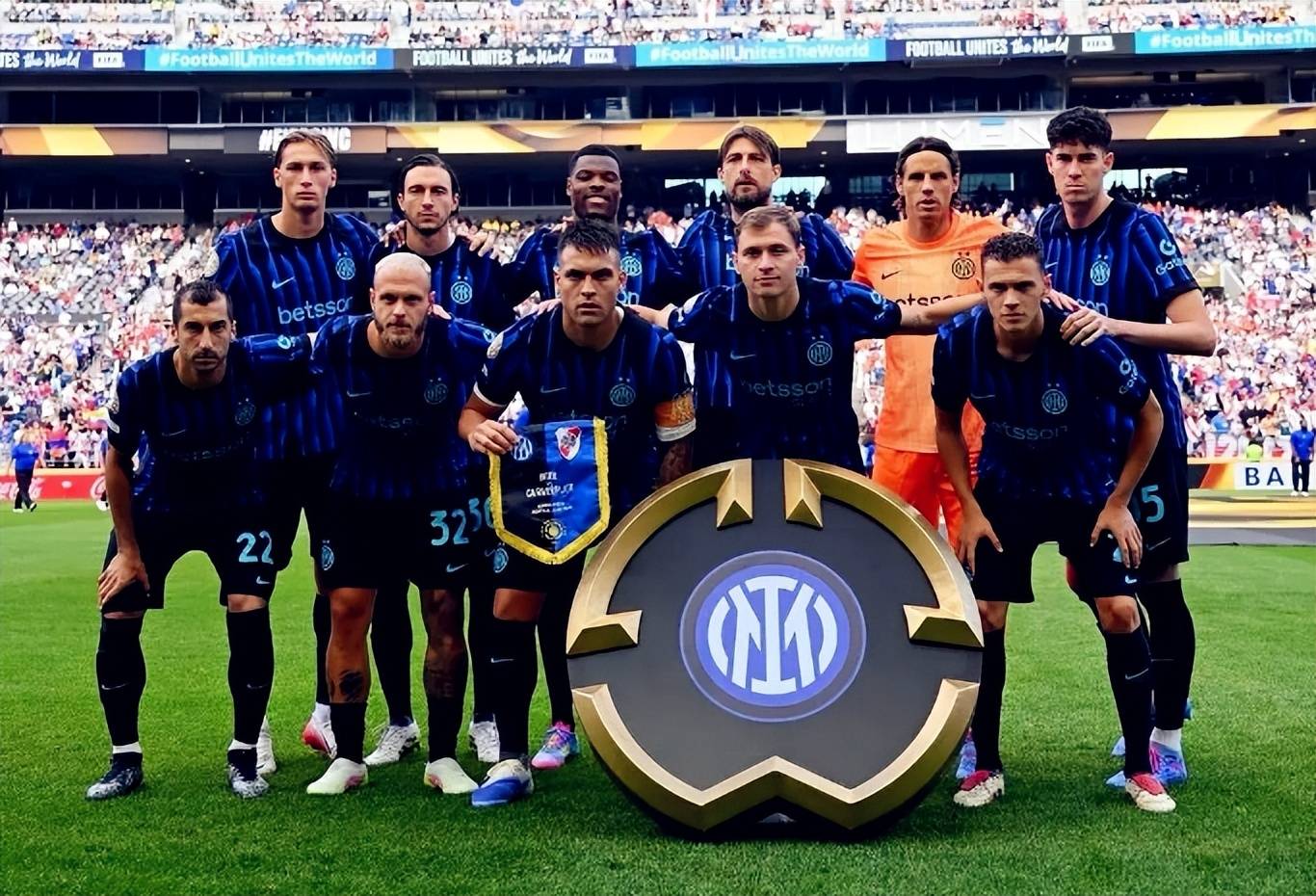 米体：DV9已失去世界杯机会，多家豪门想明年免签他（米体：DV9无缘世界杯，多家豪门欲明年免签引进）