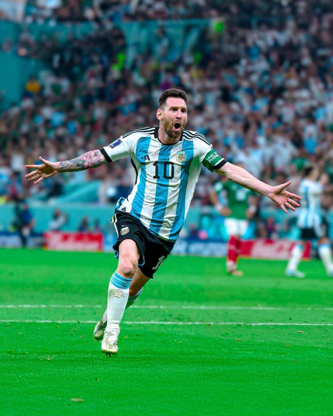 西蒙斯：在巴黎时，内马尔一直照顾我；英超就是世界第一联赛（西蒙斯称在巴黎受内马尔照顾，直言英超是世界第一联赛）