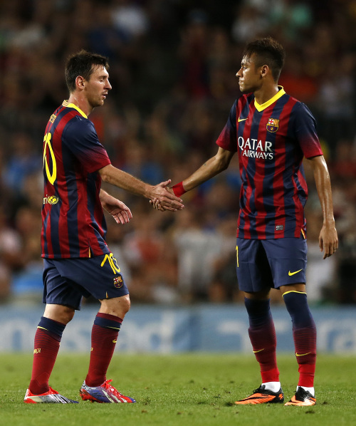 2026美加墨世界杯阿根廷球衣长袖版上身[哇][...（2026美加墨世界杯款阿根廷长袖球衣上身实拍）