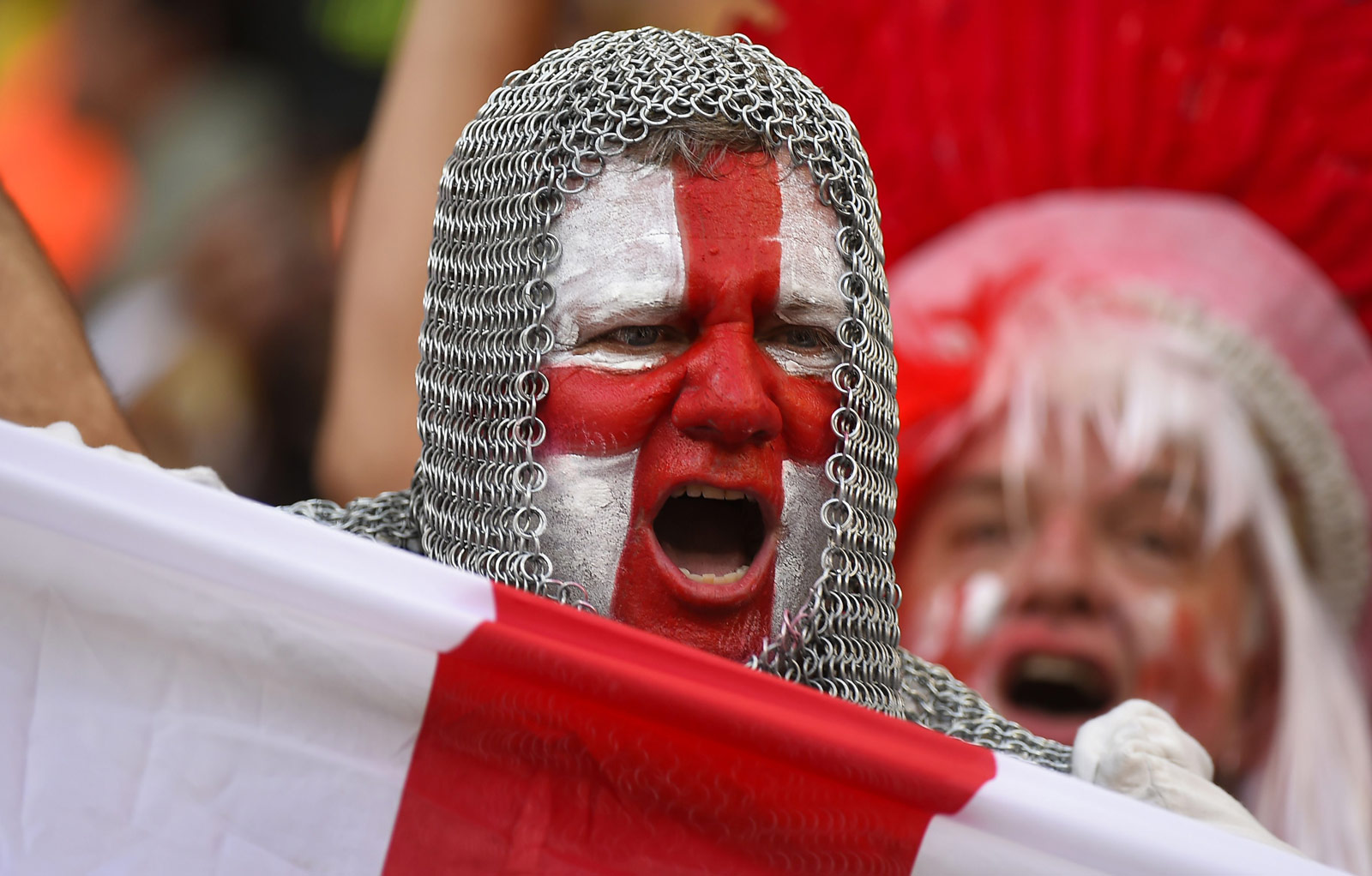 你故意的吧？范戴克防守传中时高举右手导致手球送点（被质疑故意？范戴克防守传中高举右手导致手球判点）