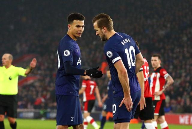 发布会变感谢会，李霄鹏赛后向各方致谢（赛后发布会成感谢时刻，李霄鹏向各界致谢）