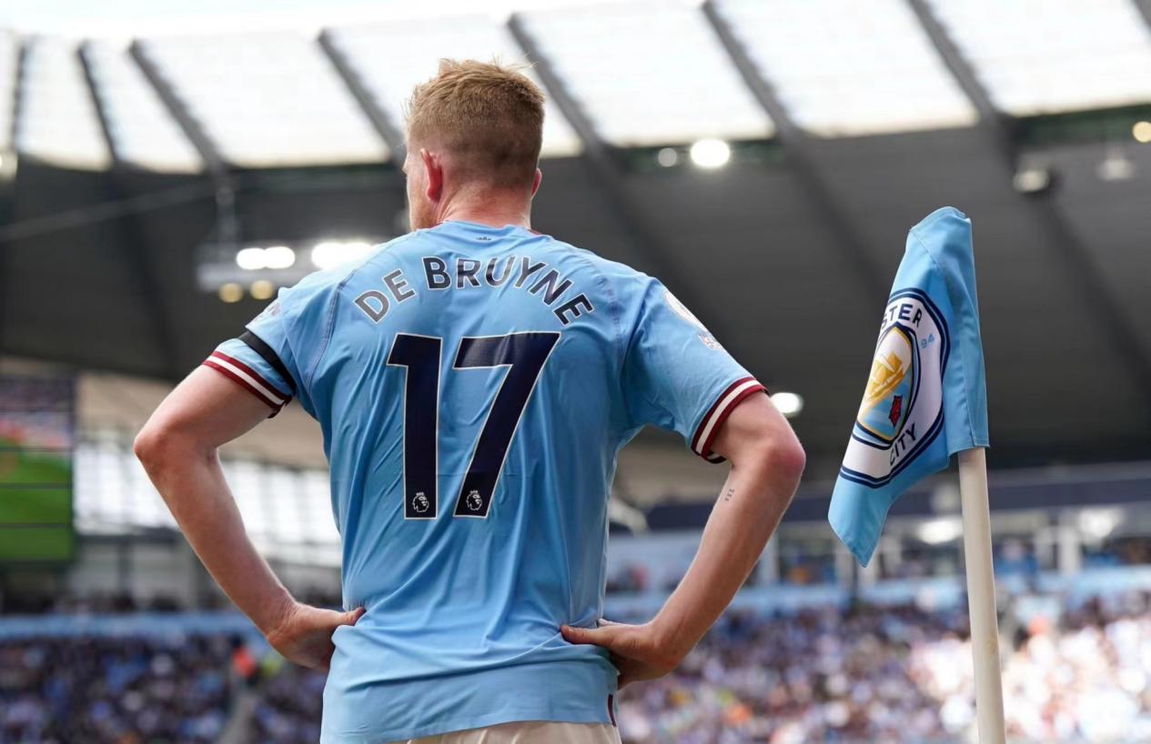 安哥拉门将马克斯在非洲杯前充满信心梦想着期待已久的首次亮相（非洲杯在即，安哥拉门将马克斯信心十足，盼迎梦寐以求的首秀）