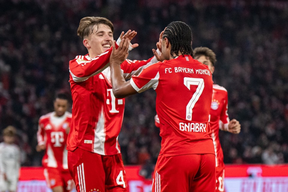 世体：阿隆索回归获利物浦球迷热烈欢迎，阿诺德却遭嘘声相待（世体：阿隆索回归获红军球迷热捧，阿诺德反遭嘘声）