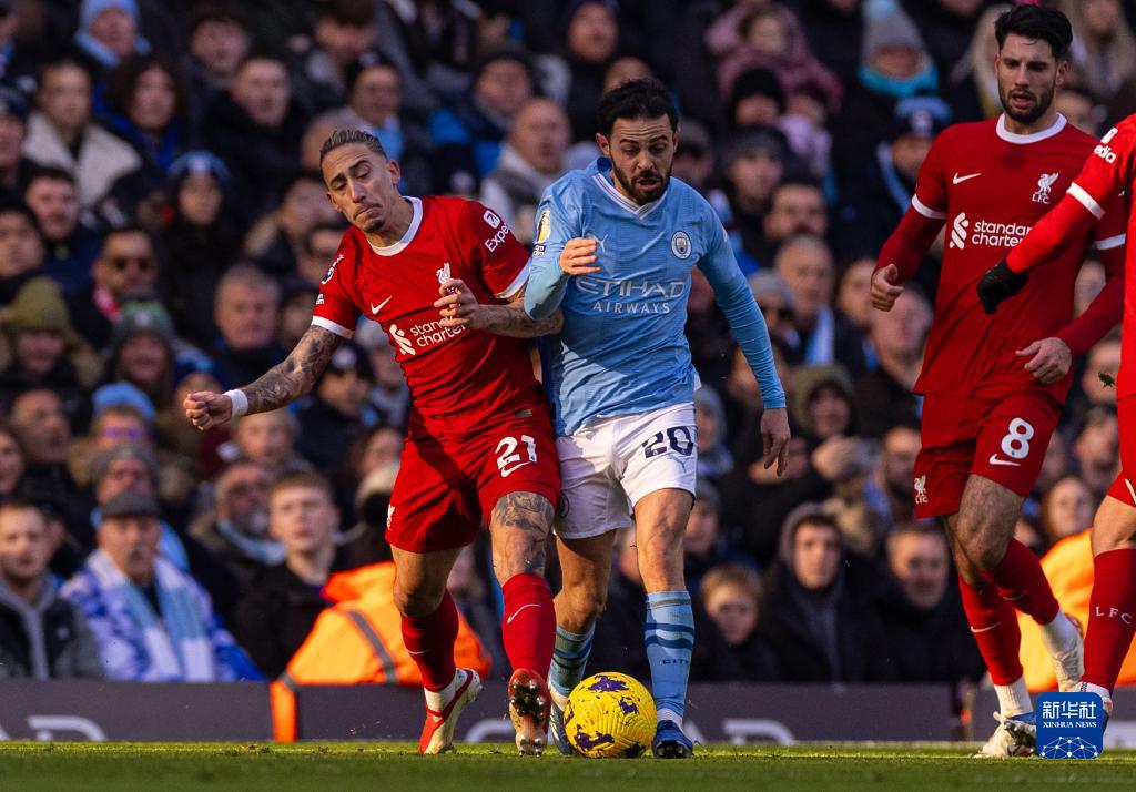 迈尼昂在加比亚社媒动态下留言，后者回复：请续约（迈尼昂现身加比亚社媒留言，加比亚回应：续约吧）